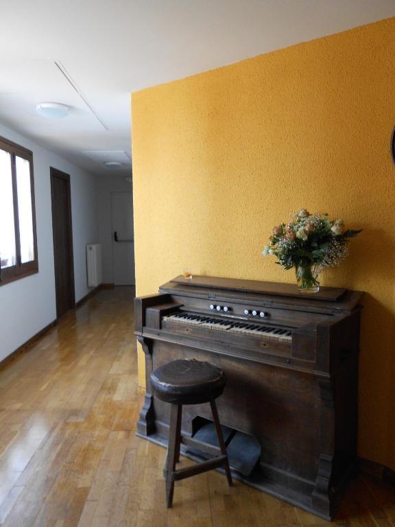 Santuari De La Salut De Hotel Sant Feliu De Pallerols