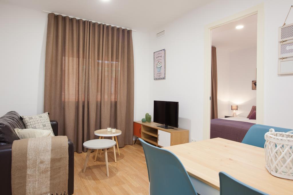 Click&flat Europa Fira Apartment