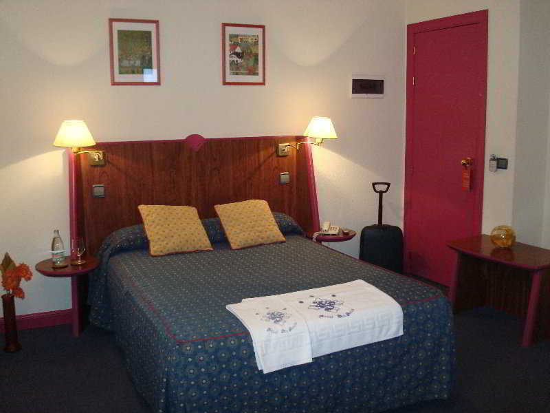 Hotel Madrid Torrejon Plaza 2*