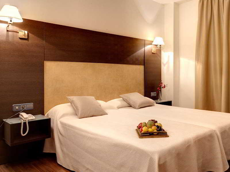 Madrid Torrejon Plaza Hotel 2*