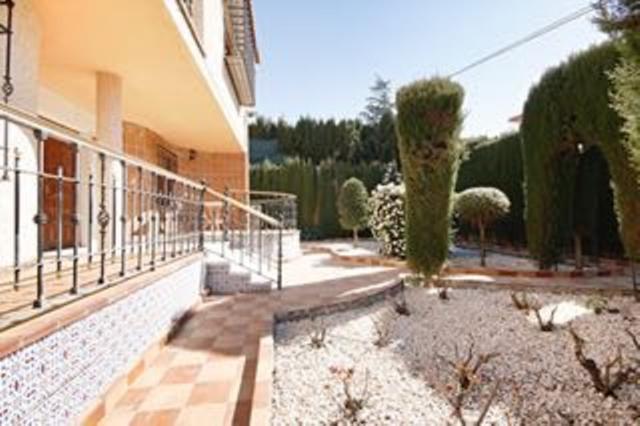 Nazari Country house