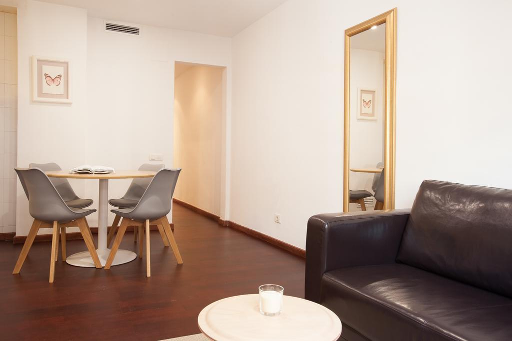 Click&flat Europa Fira Apartment