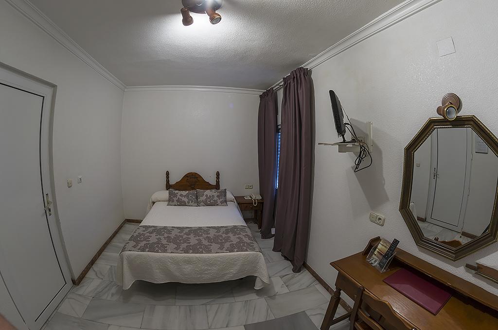 Hotel La Pinta 2*
