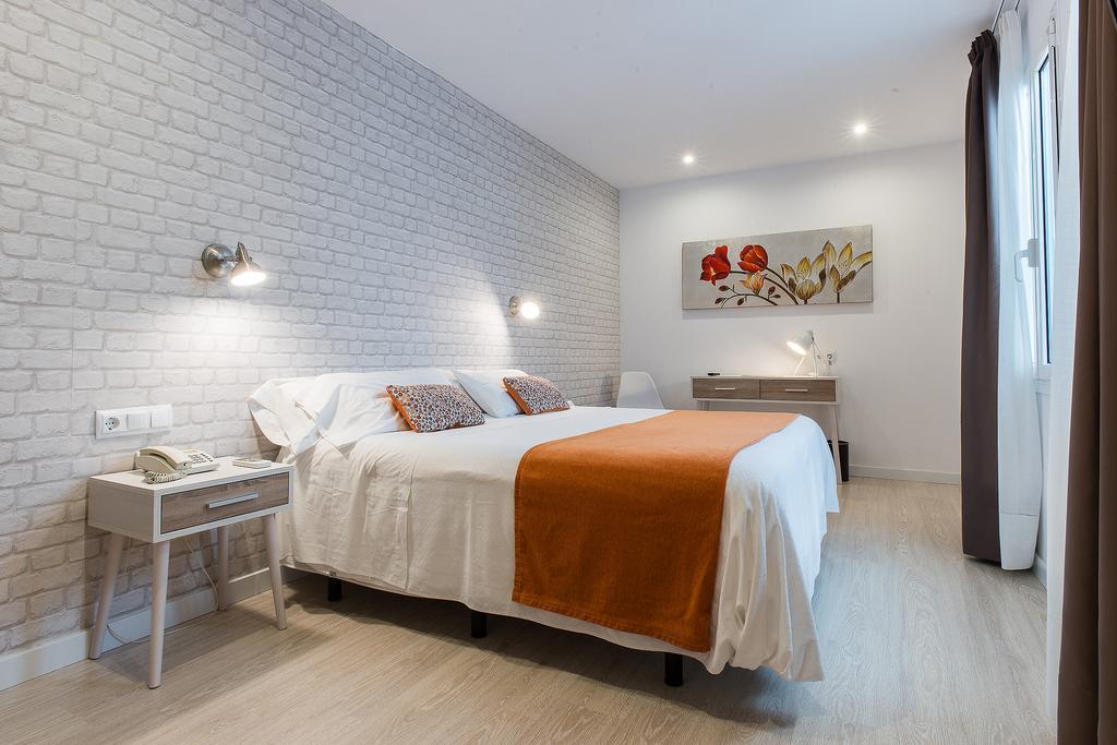 Hostal Menurka *