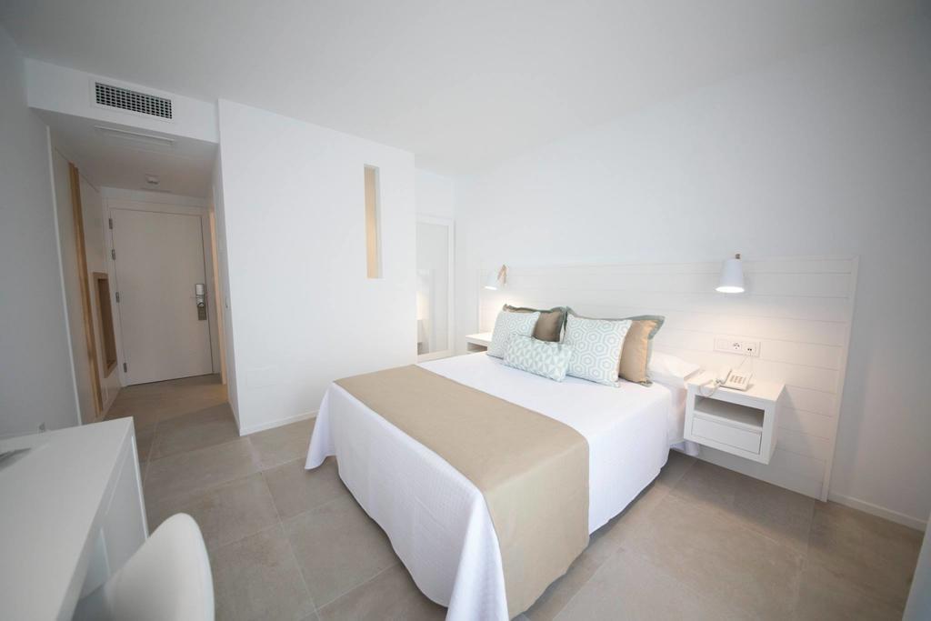 El Trebol Bar & Only Adults Guest house