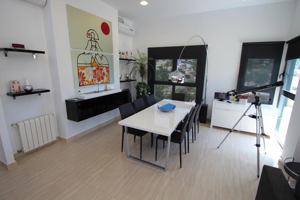 Elena Baladrar Villa *