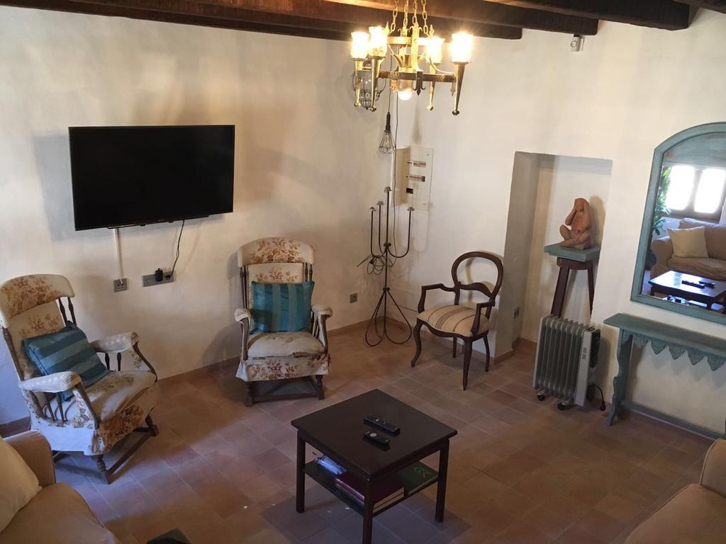 Stadthaus Mitten Im Künstlerviertel Von Artá Mit Zwei Apartamento *