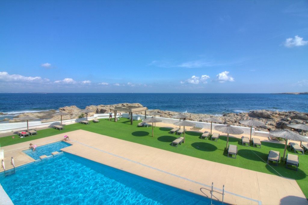 Roca Bella Hotel *