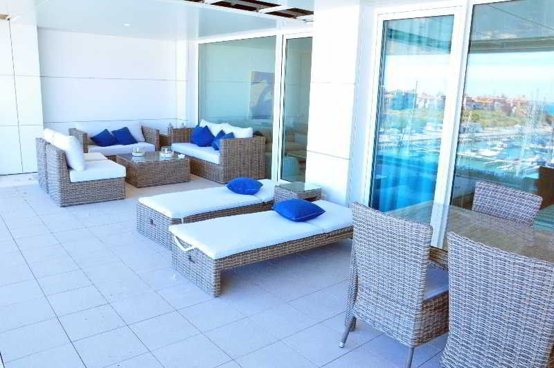 Apartahotel Puerto Sherry 4*