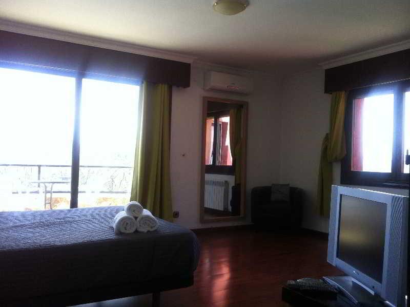 Hotel Petit Mirador Torrelles De Llobregat