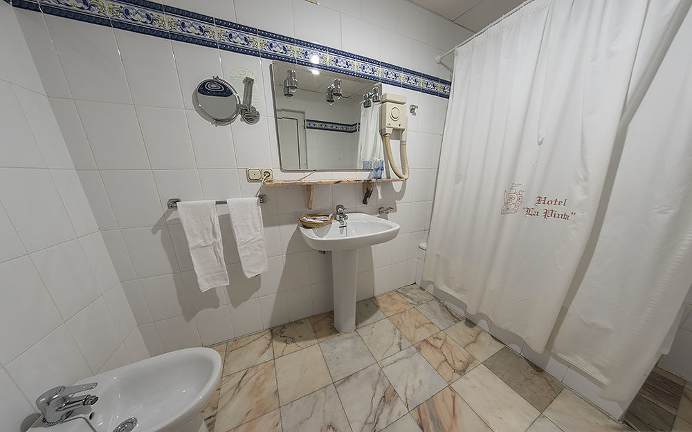 Hotel La Pinta 2*