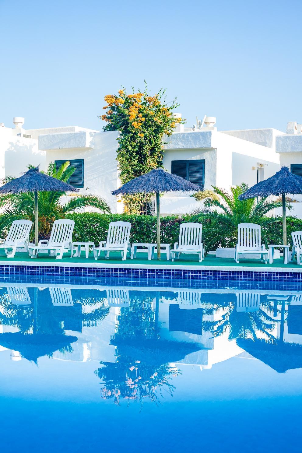 Camelina Apartahotel 3*