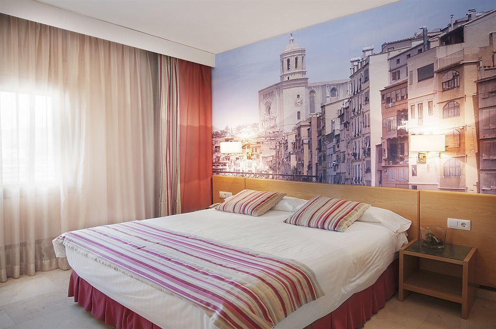 Costabella 3* Girona