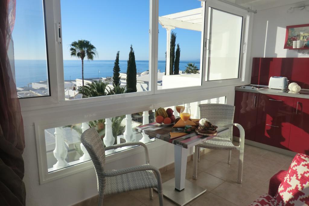 Gina Y Vista Oceano Apartamento
