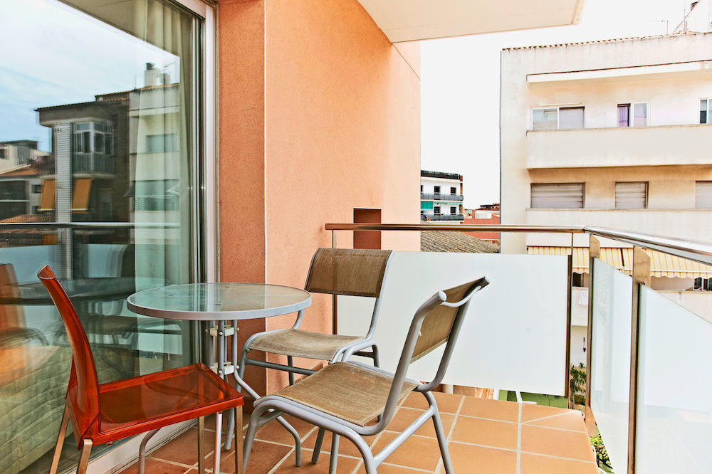 Ginosi Basics Centric Apartel Hotel 4*
