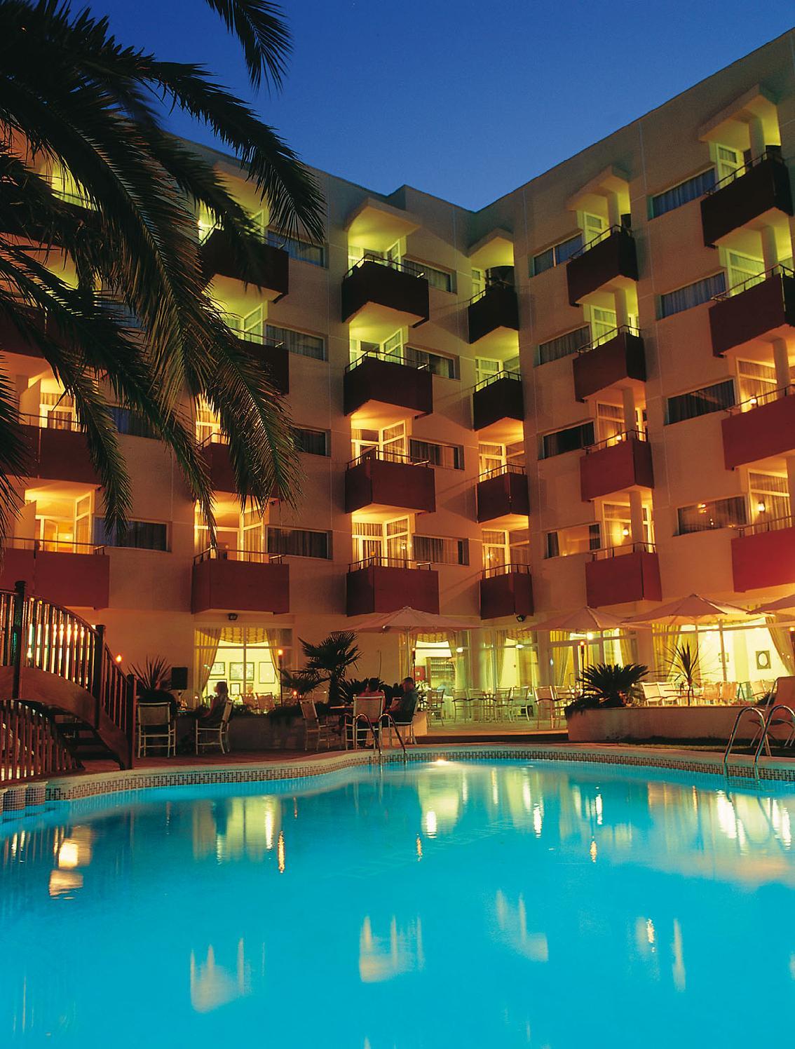 Monica Hotel
