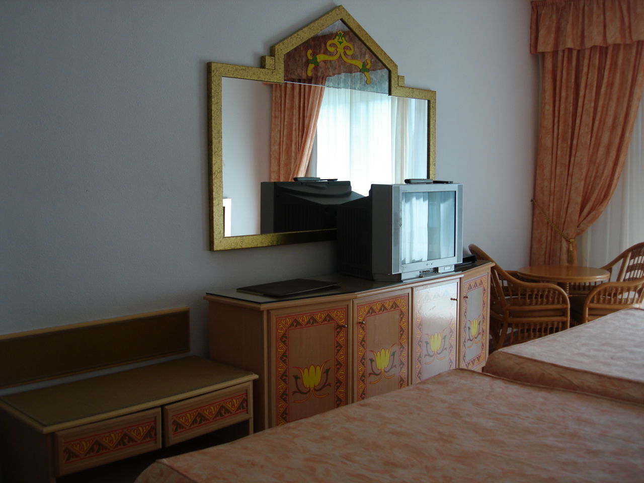 Canada Palace Hotel