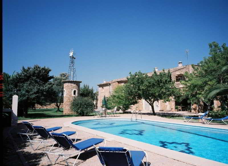 Es Quatre Cantons Farm stay
