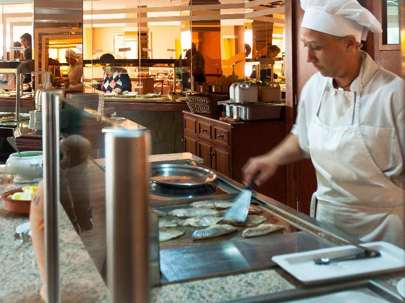 Apartahotel Universal Elisa 4*