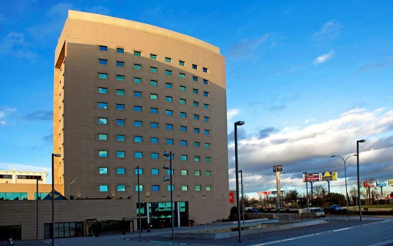 Hotel Madrid Aeropuerto T4 4*