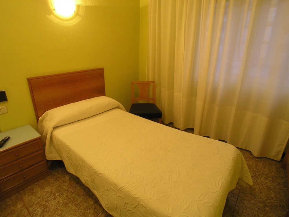 Iraipe Gorbea Auto Check-in * Vitoria-Gasteiz