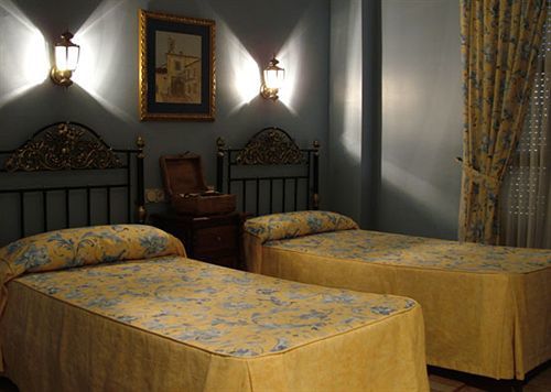 Hotel Don Javier 3*