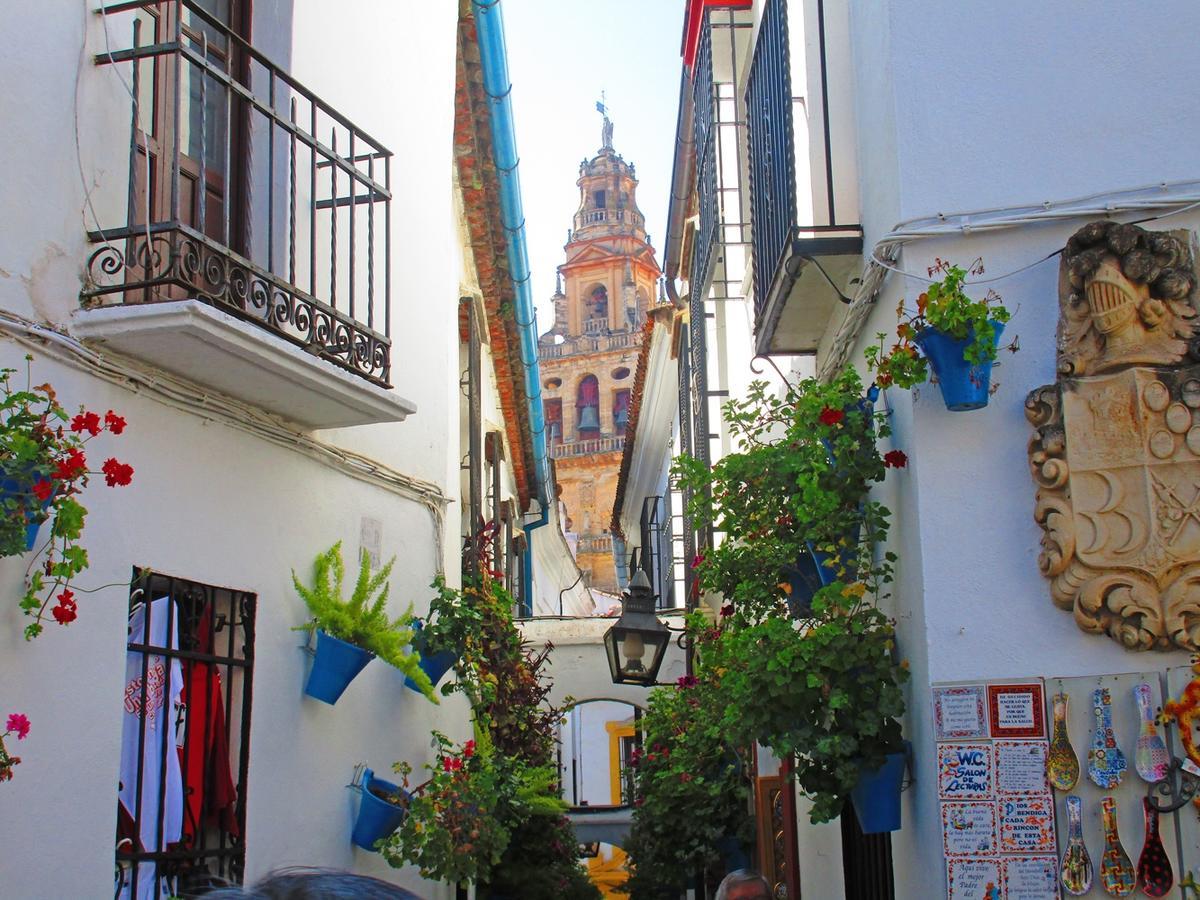 Con Encanto Lubi
