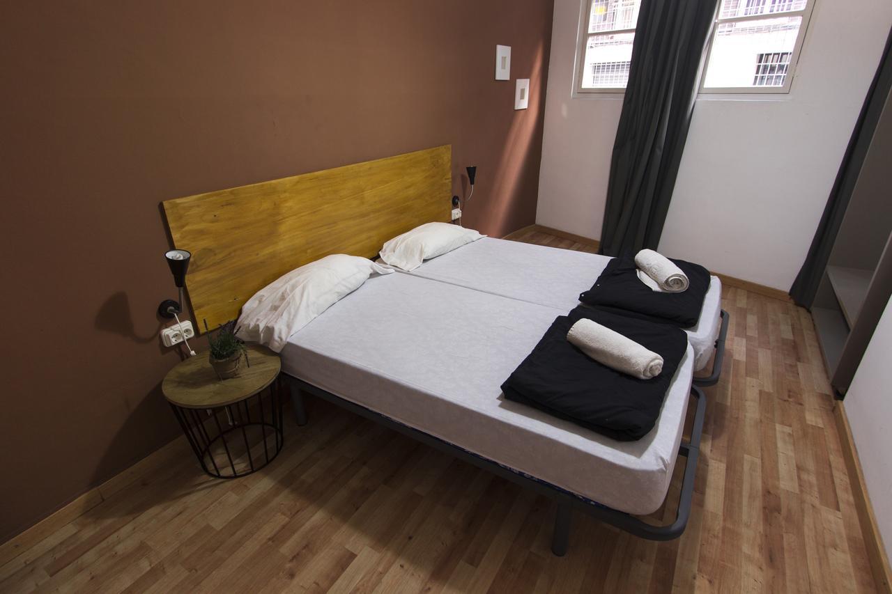 Break N Bed Hostel
