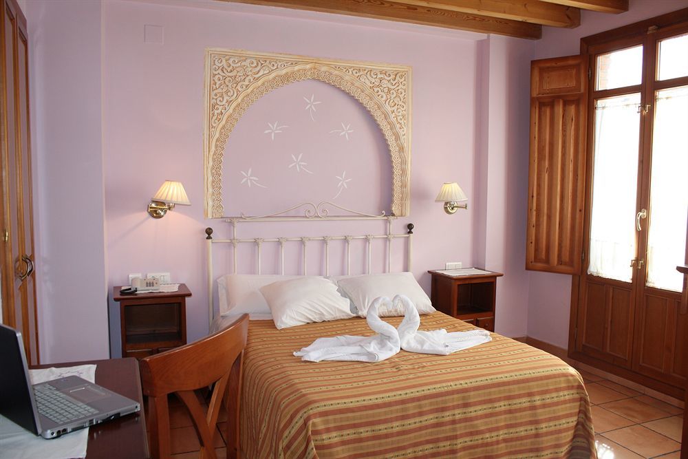 Hotel Abadía 2*