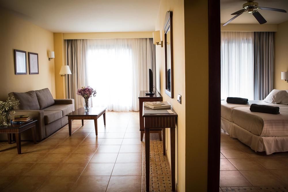Occidental Hotel 4*