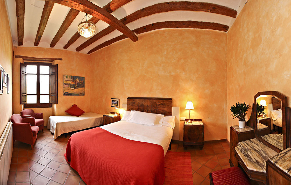 Hotel Mas Castell De Gimenelles 3*