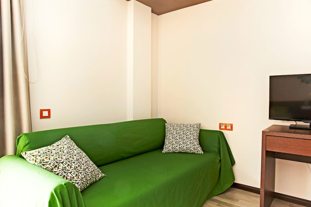 Hotel Ginosi Basics Centric Apartel Castelldefels