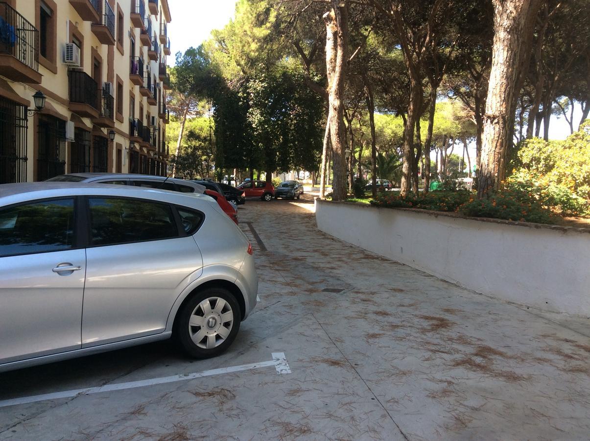 Mansion Alhamar - 2 Bedroom, Frontline Beach, Mountain Views, Full Size Pool, Tennis Courts, Close To Shops, On-site Bar & Chiringuito Sitio de Calahonda