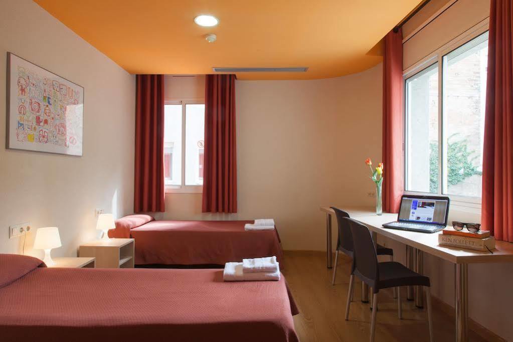 Residencia Erasmus Gracia Apartment