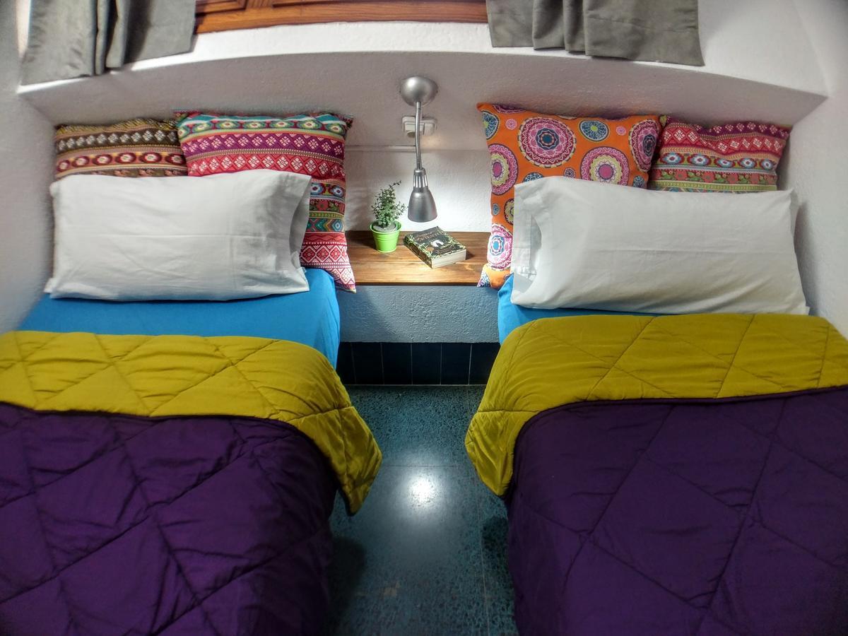 Hostal X