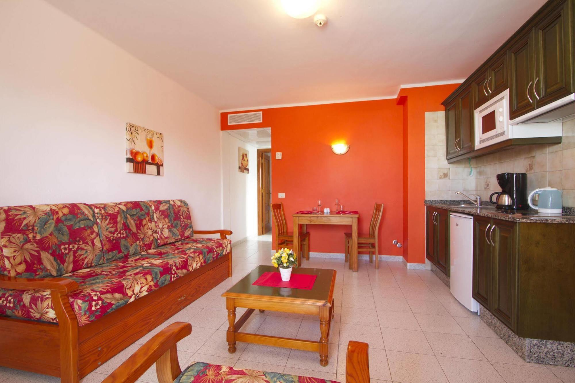 Montana Club Hotel 3*
