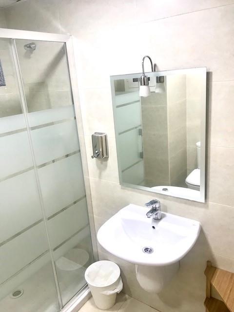 Hostal Badalona Pensión