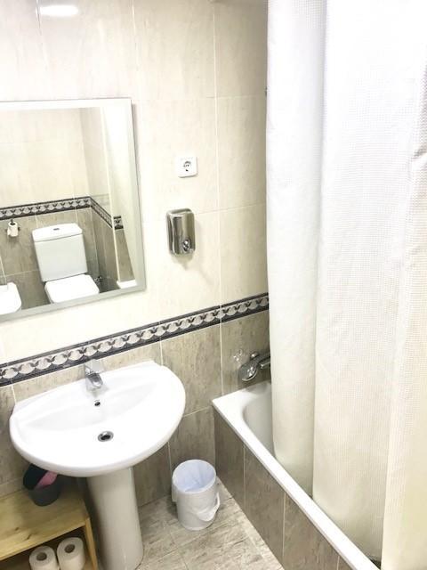 Hostal Badalona Pensión 2*
