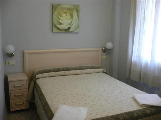Pensión Hostal Badalona 2*