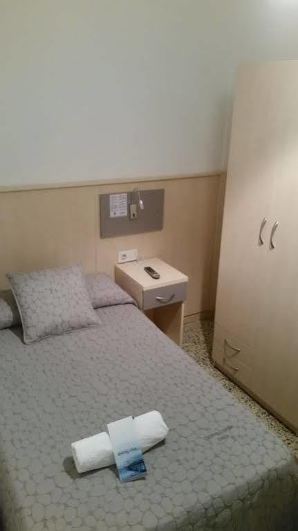 Hostal Badalona Pensión