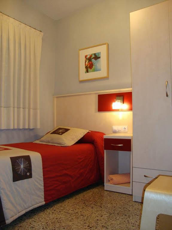 Hostal Badalona 2*