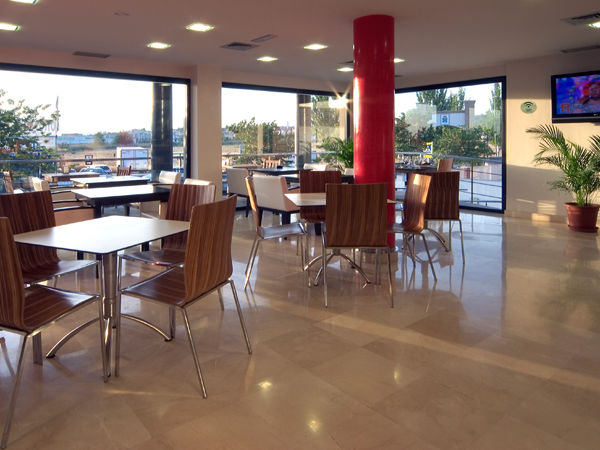 Hotel Yit Conquista De Granada 4*