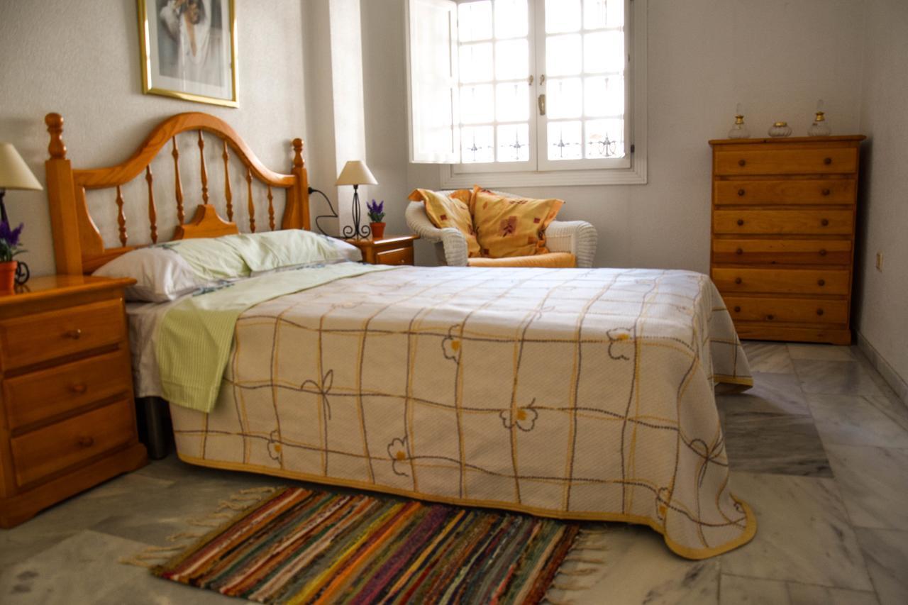 2-bedroom In 1 Minute Walk To The Beach Apartamento
