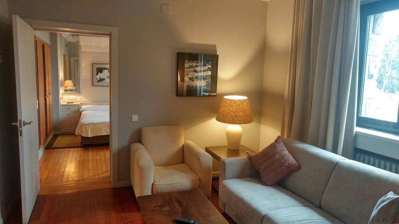 De 4*