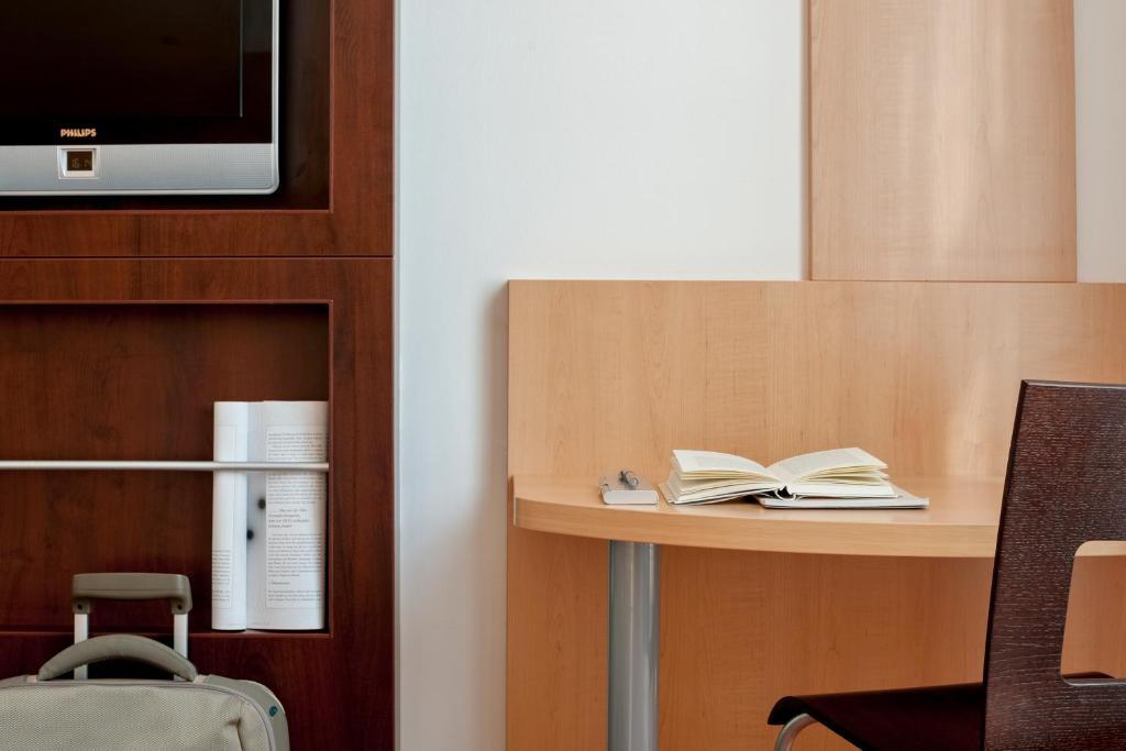 Ibis Barcelona Santa Coloma 2*