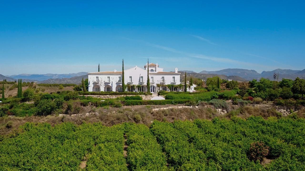 B Bou Cortijo Bravo Hotel