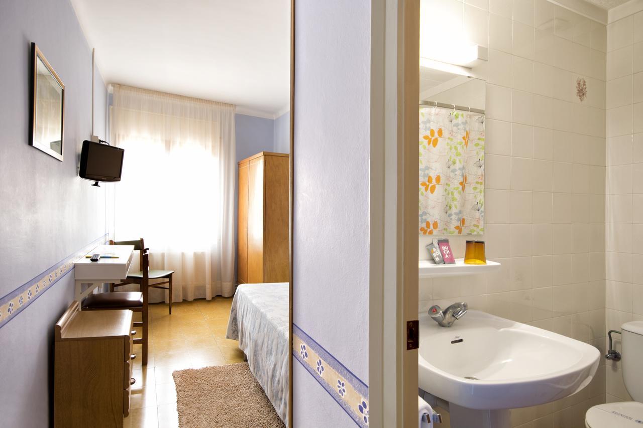 Fabrellas Guest house 2*