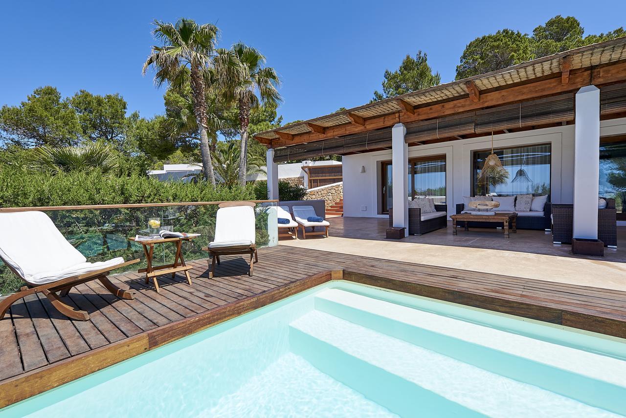 Mares Villa *
