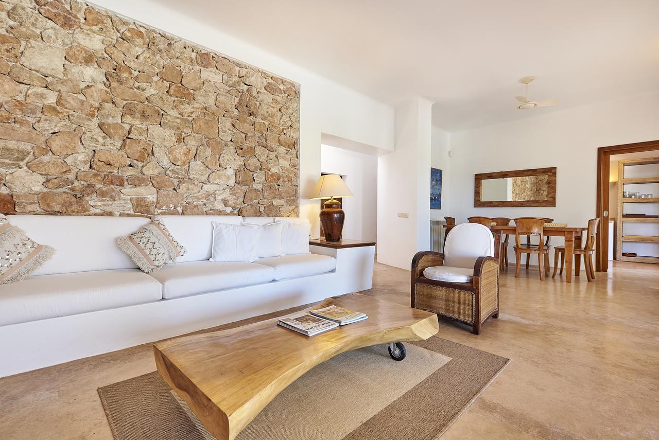 Villa Mares Cala Tarida (Ibiza)