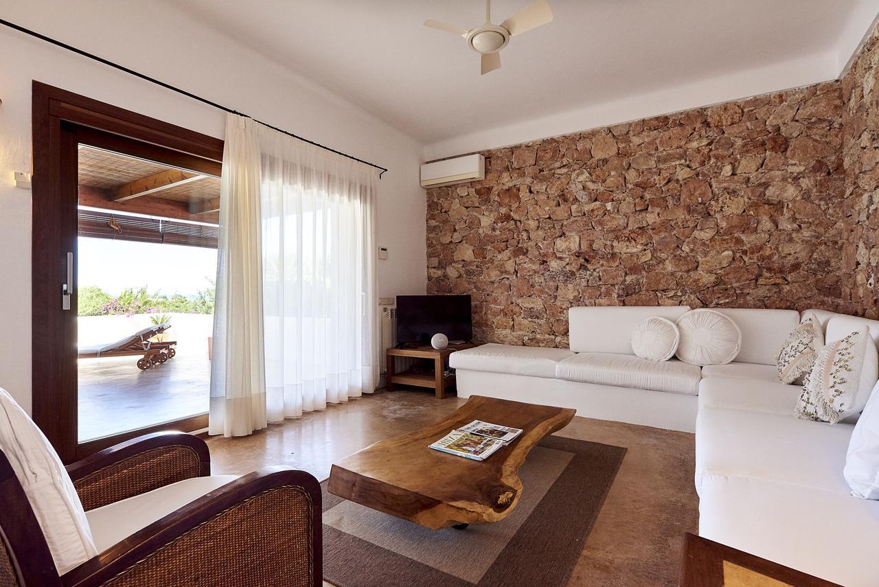 Villa Mares Cala Tarida (Ibiza)